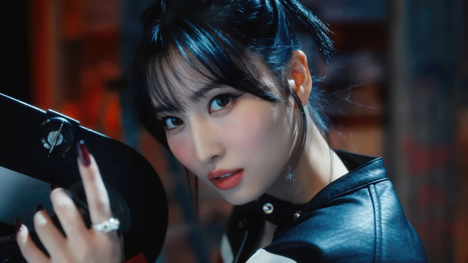 Momo TWICE SET ME FREE MV 4K #6800i Wallpaper PC Desktop