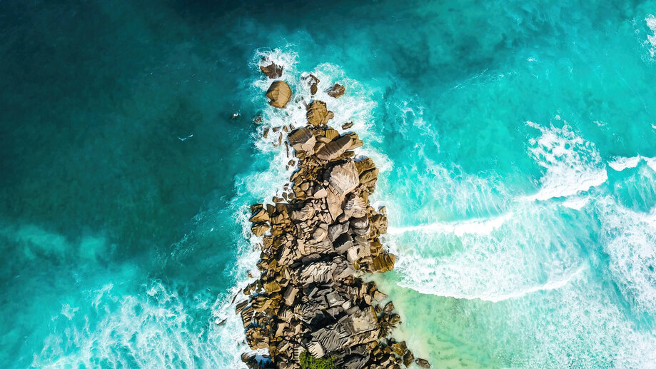 Rocky Beach Sea Aerial View 4K #1480e Wallpaper PC Desktop